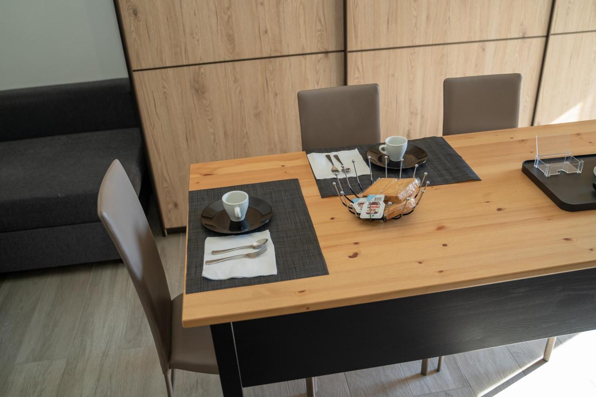 Apartment Milan Near Metro-M5 Bagian luar foto