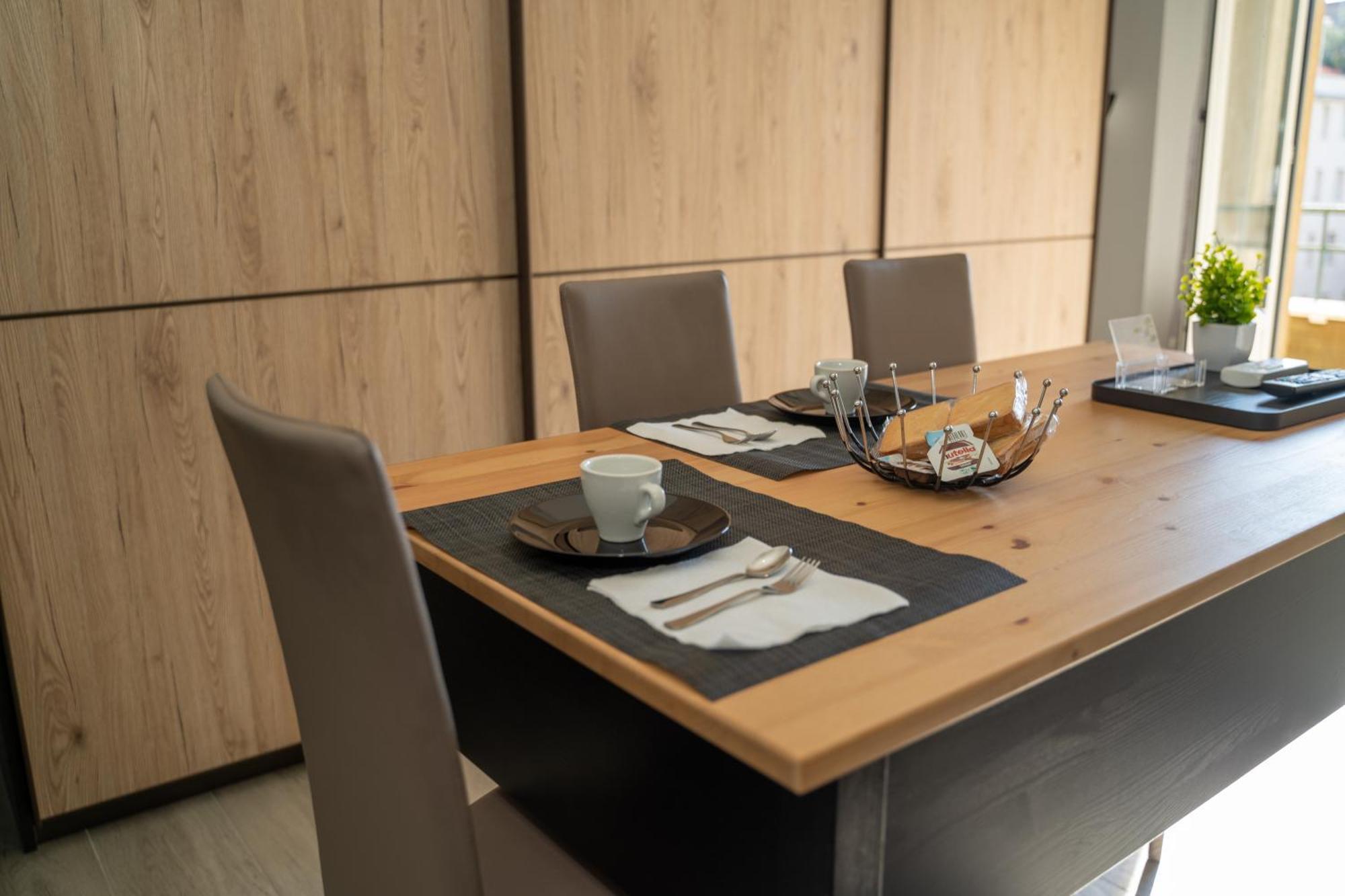 Apartment Milan Near Metro-M5 Bagian luar foto