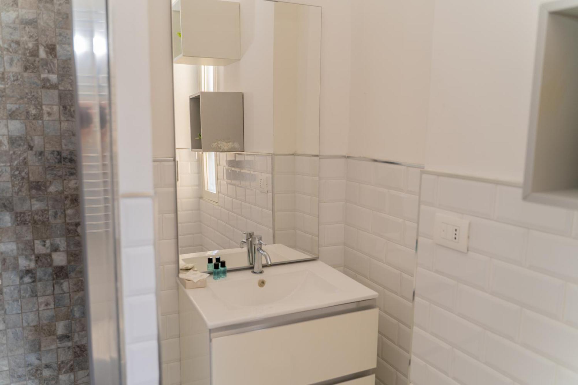 Apartment Milan Near Metro-M5 Bagian luar foto