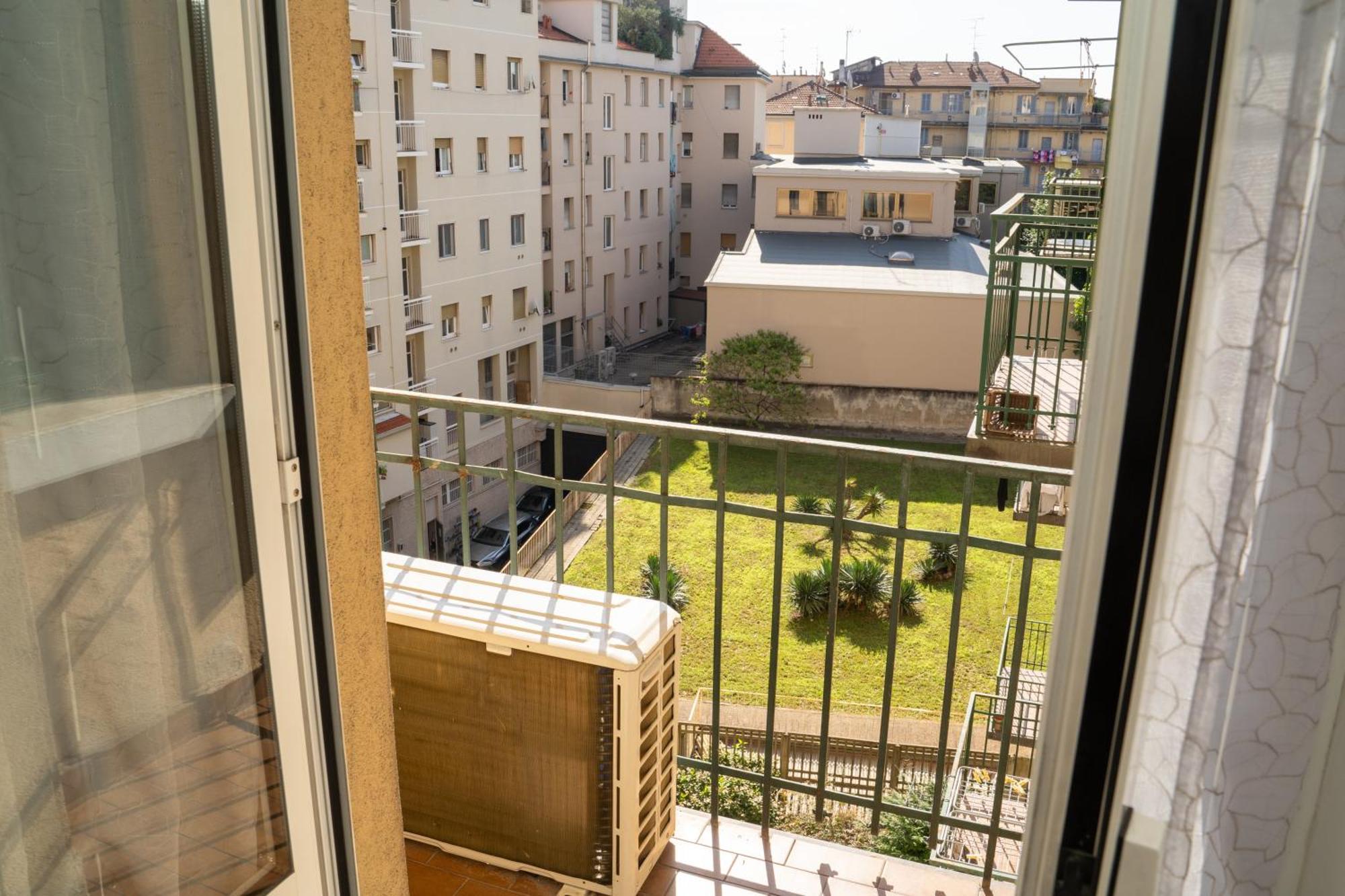 Apartment Milan Near Metro-M5 Bagian luar foto
