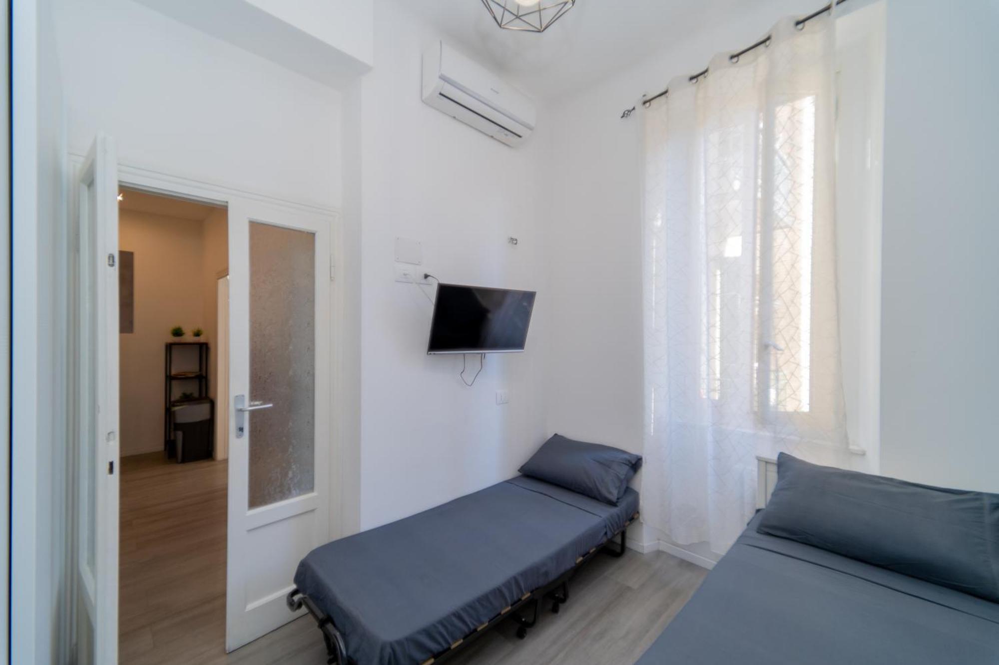 Apartment Milan Near Metro-M5 Bagian luar foto